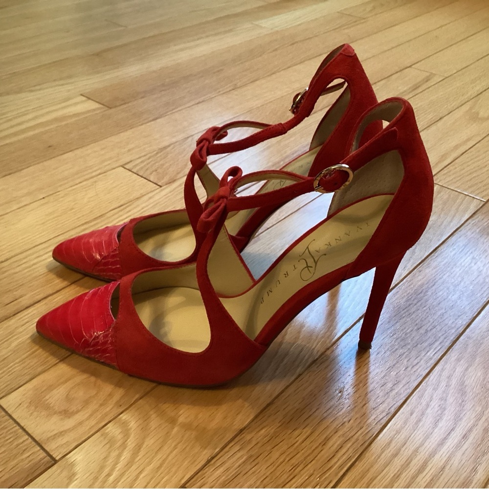 Red Leather Shoes, Pointy toe, bow, adjustable strap, size 6, fits like 6.5-7 - Picture 7 of 14